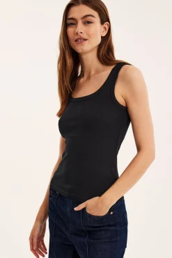 Ribbestrikket singlet