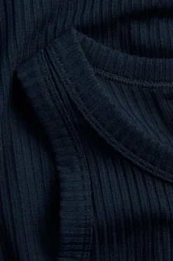 Ribbestrikket singlet