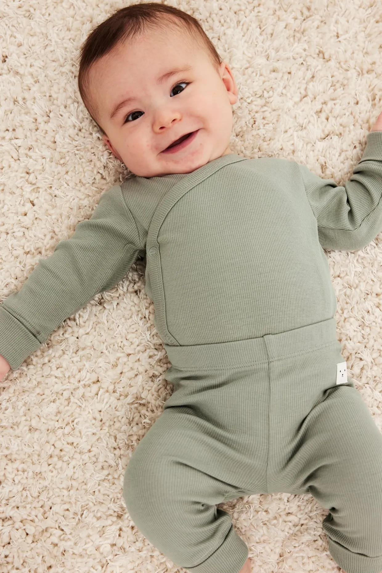 Ribbet body til baby