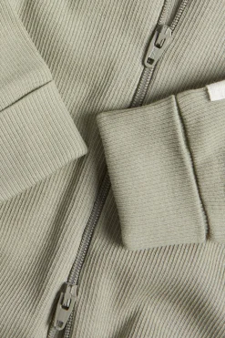 Ribbet jumpsuit med ribbekanter som kan brettes ned