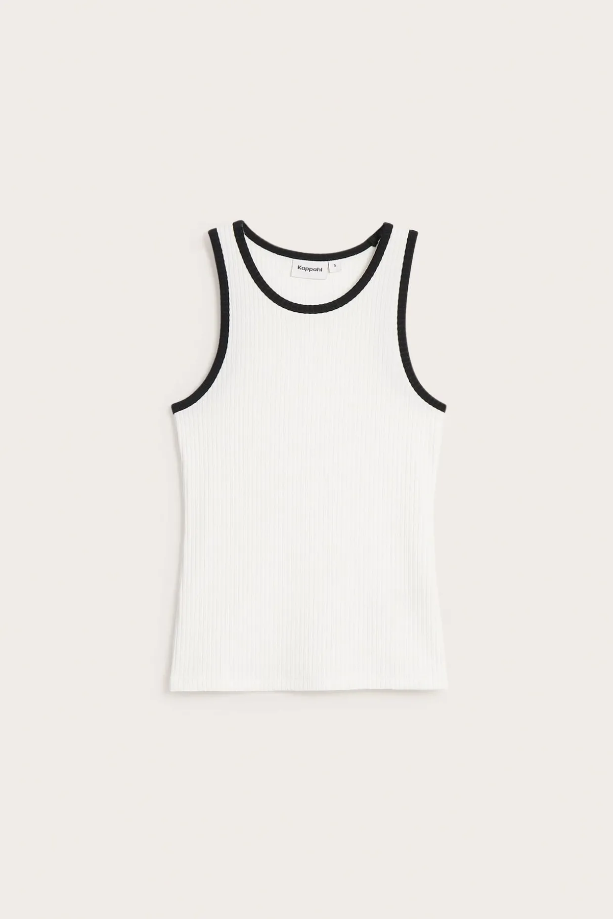 Ribbet singlet med kontrastkanter