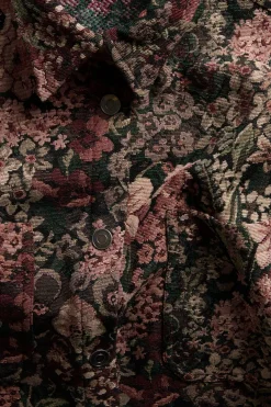 Romslig blomstret topp