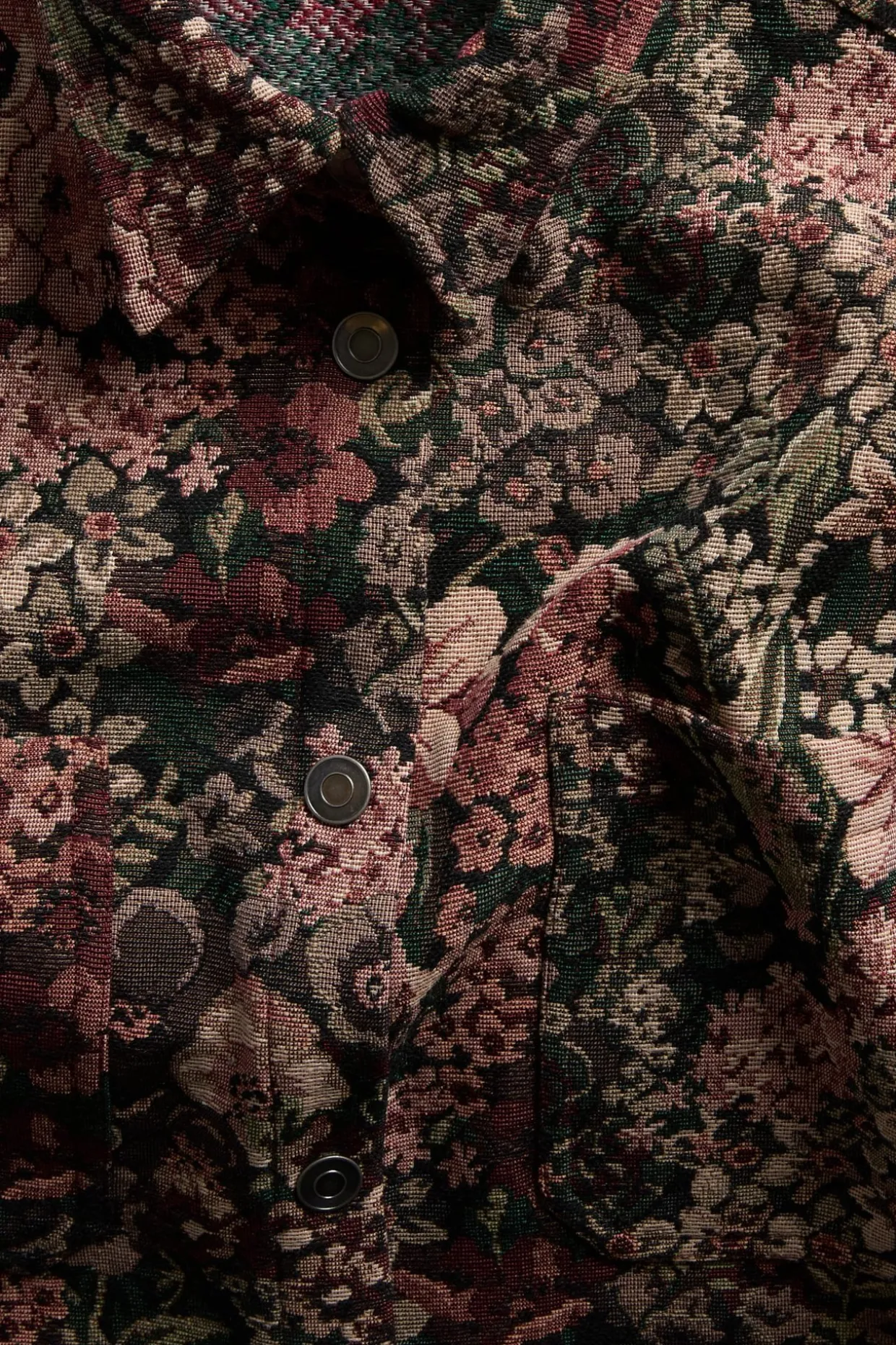 Romslig blomstret topp