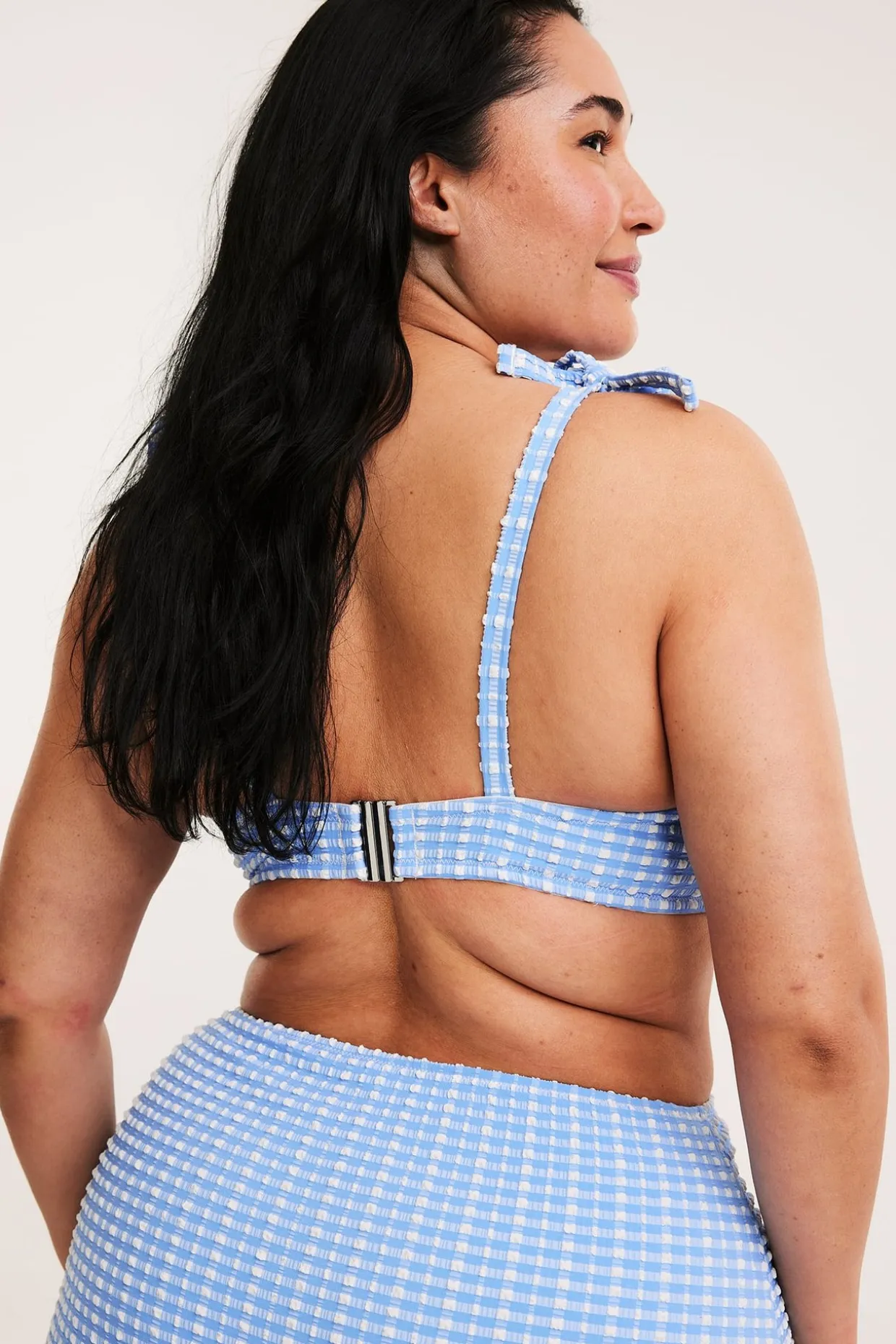 Rutete balconettebikini-BH med knytedetalj