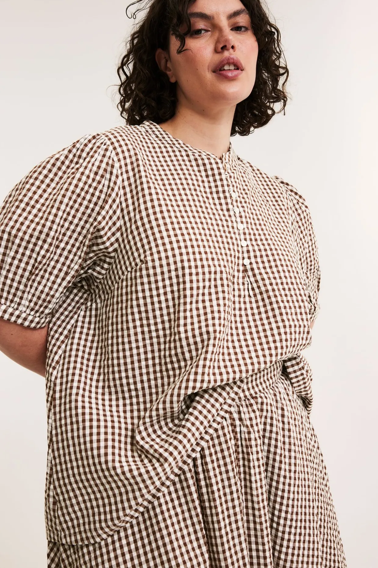 Rutete bluse i seersucker