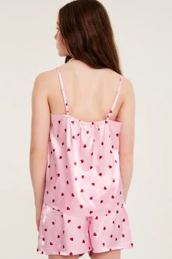 Satinpyjamas med hjerter