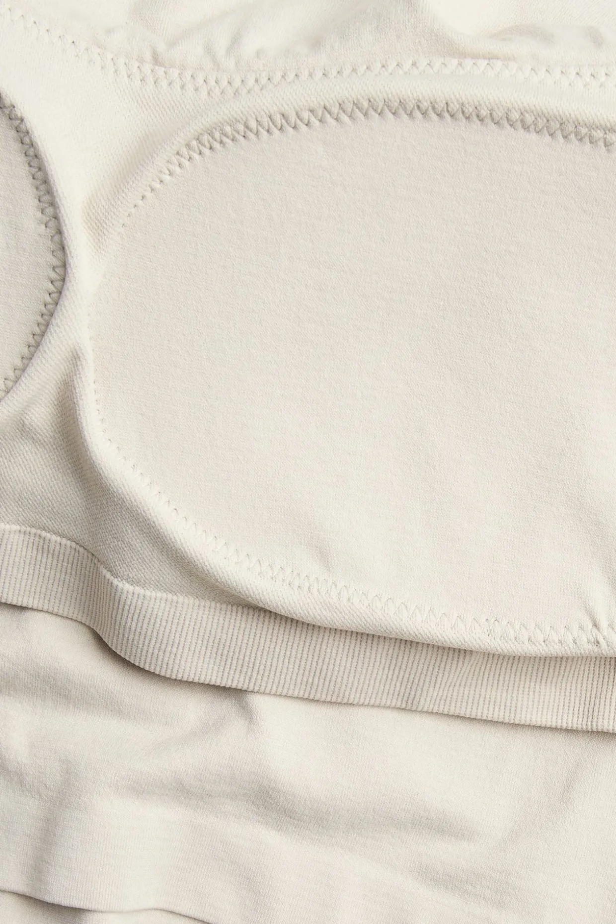 Seamless singlet