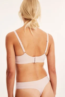 Seamless string