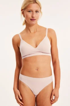 Seamless string