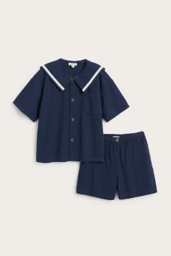 Sett med shorts og skjorte