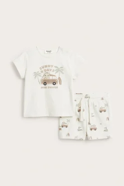 Sett med T-skjorte og shorts