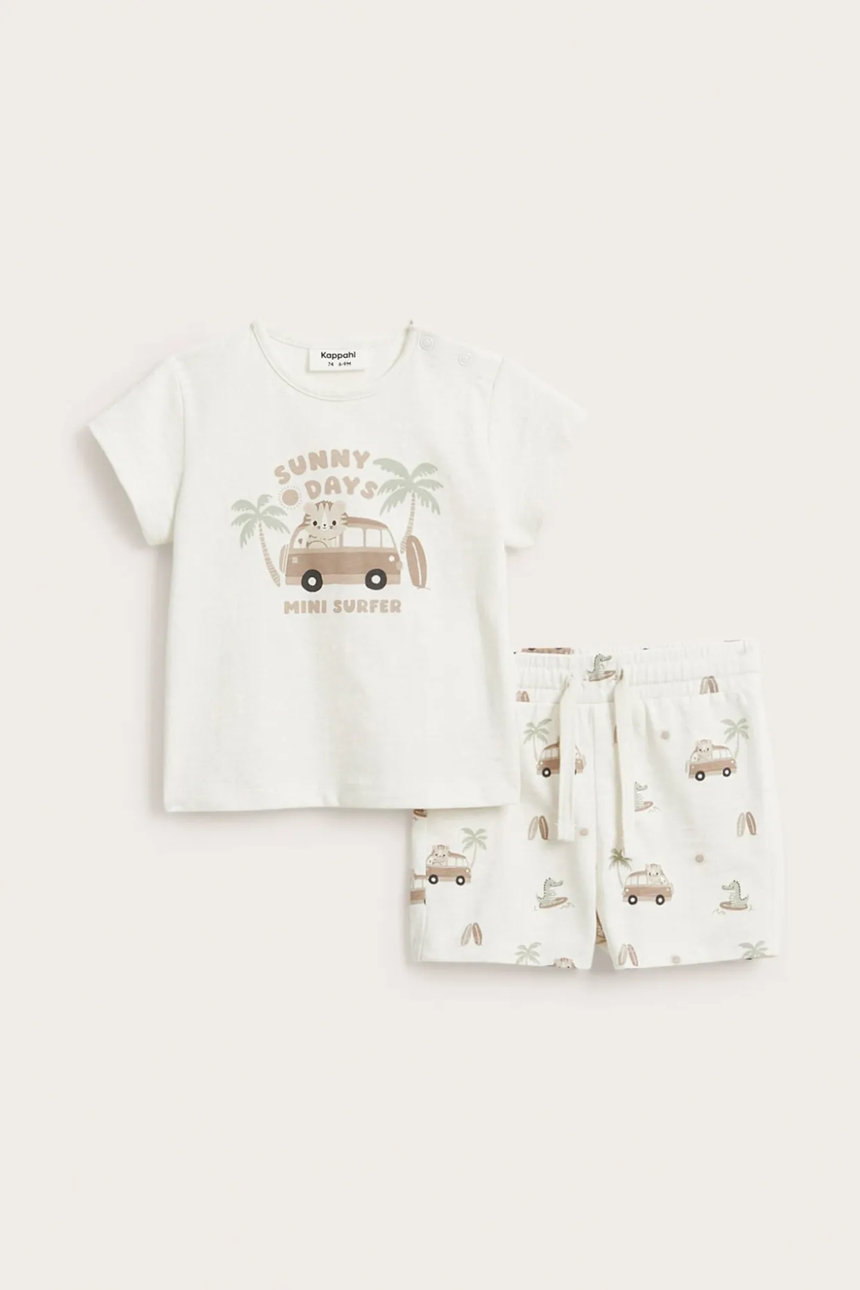 Sett med T-skjorte og shorts