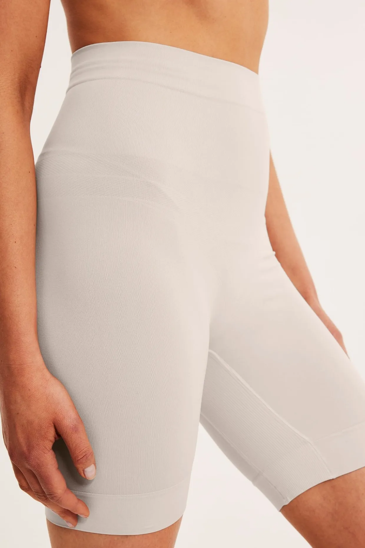 Shapingshorts med lett sømløs form
