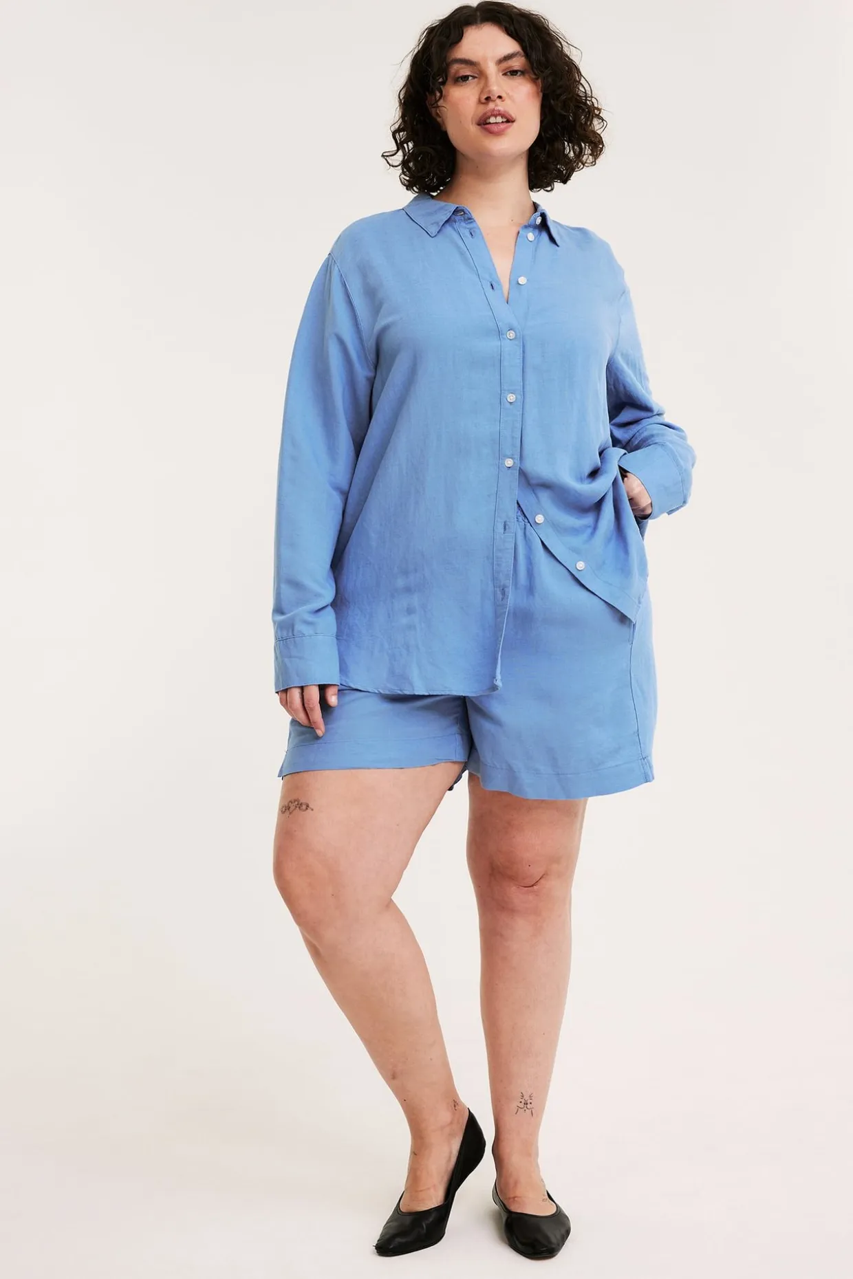 Shorts i viskose og linblanding