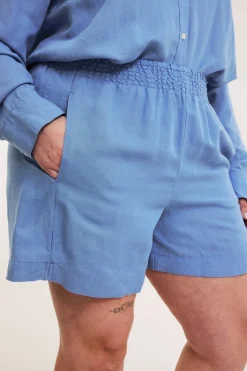 Shorts i viskose og linblanding