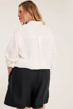 Shorts i viskose og linblanding
