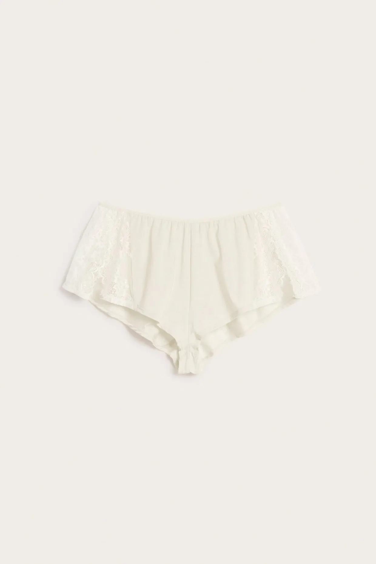 Shorts med blonder