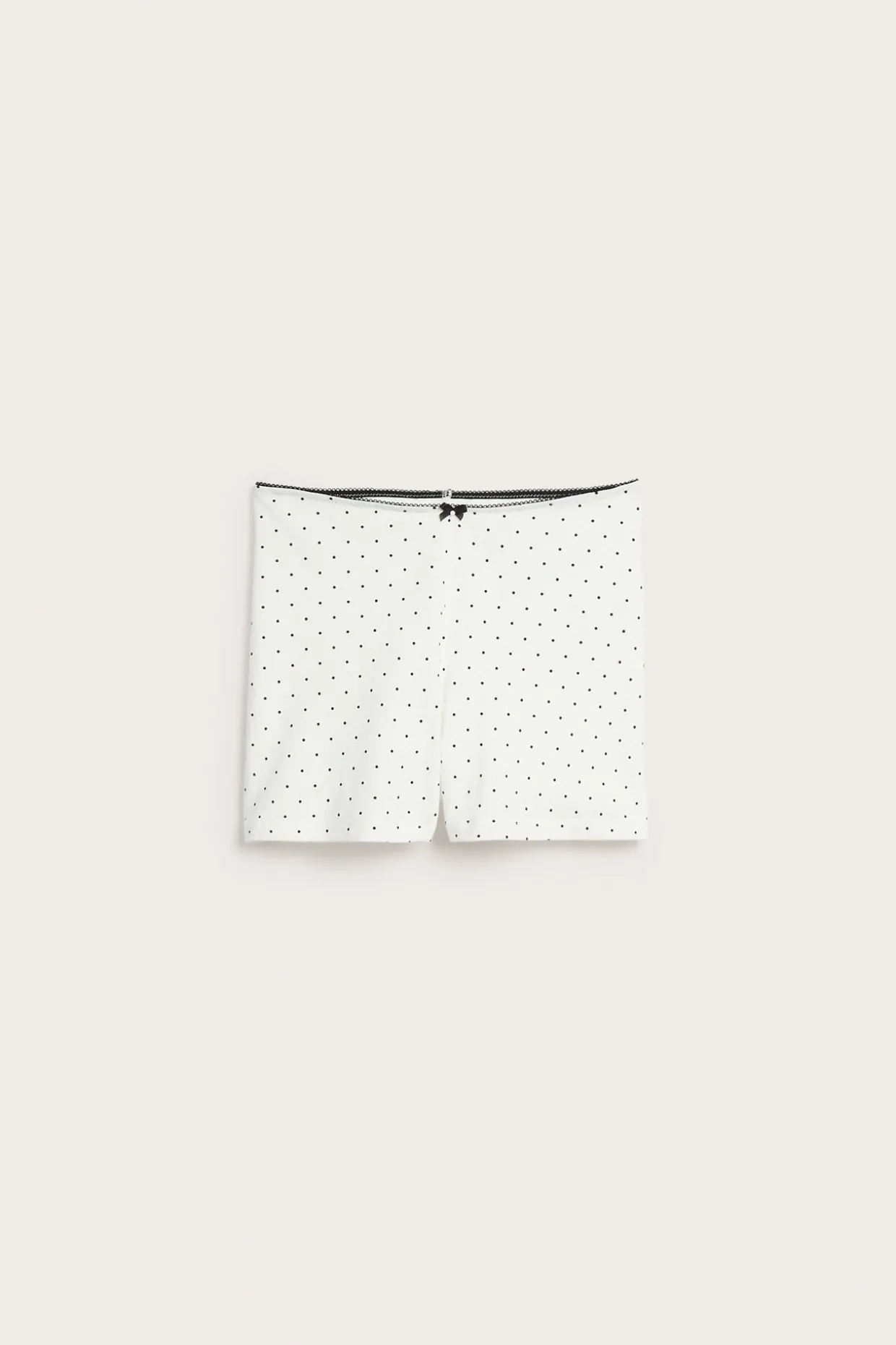 Shortstruse med pikotkant
