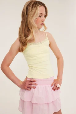 Singlet med blonder