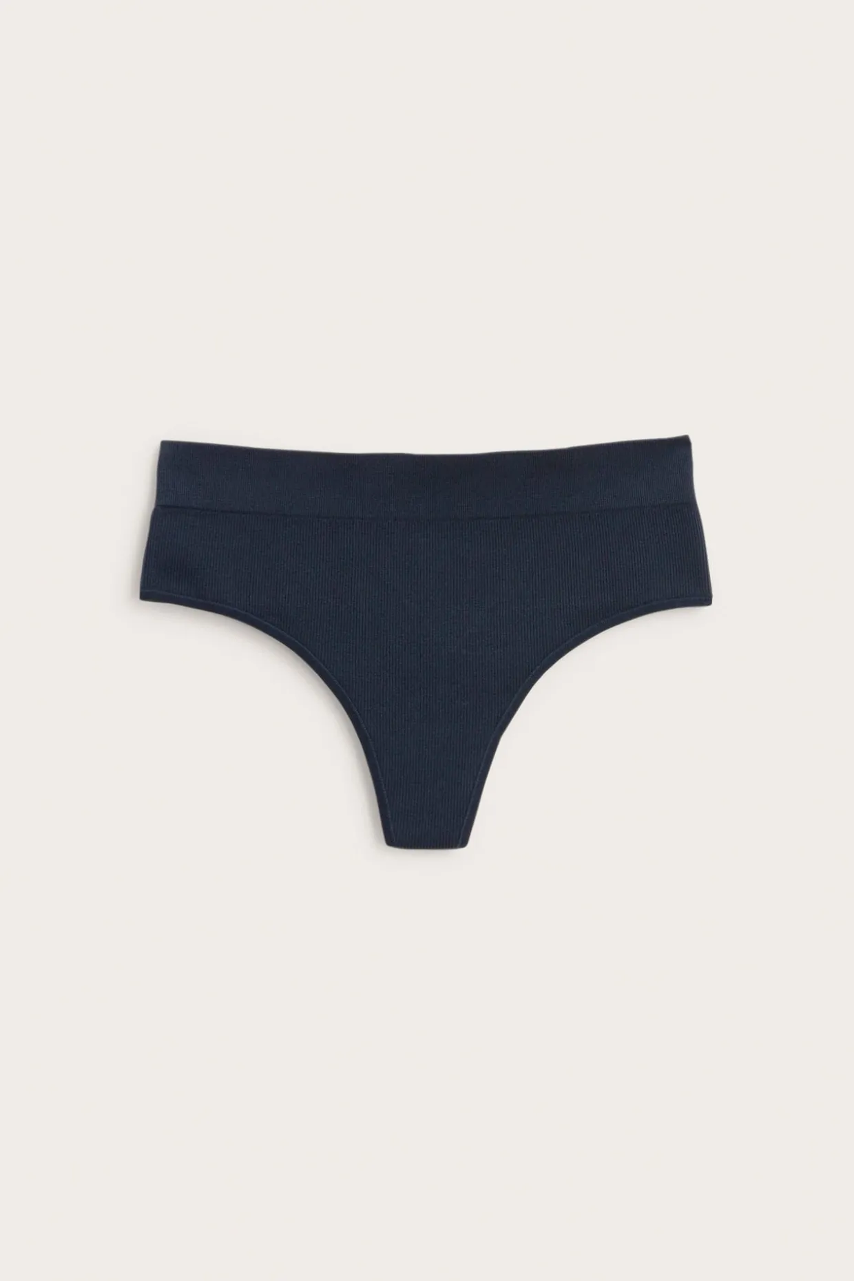 Sømløs stringtruse