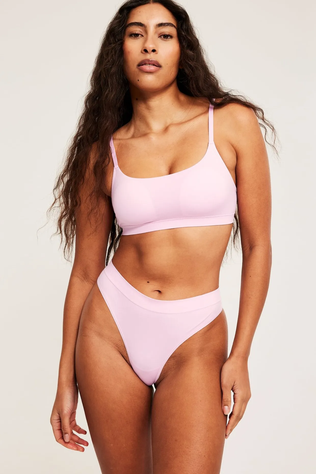 Sømløs stringtruse
