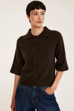 Strikket cardigan med krage og korte ermer