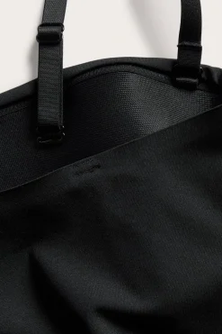 Stringbody med lett form og vatterte cuper