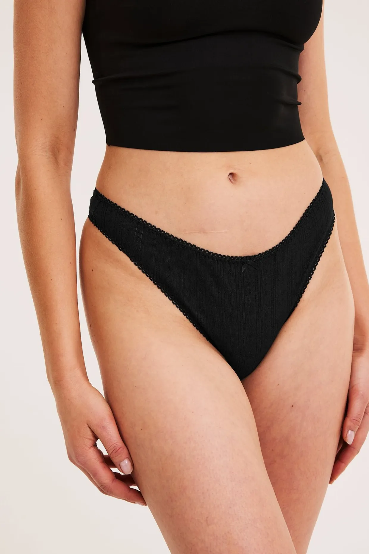 Stringtruse i pointelle