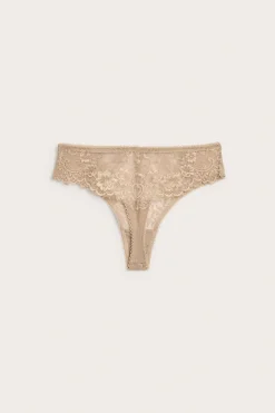Stringtruse med blondedetaljer