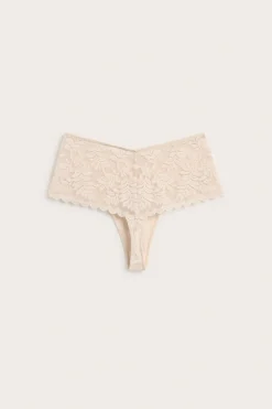 Stringtruser i blonder