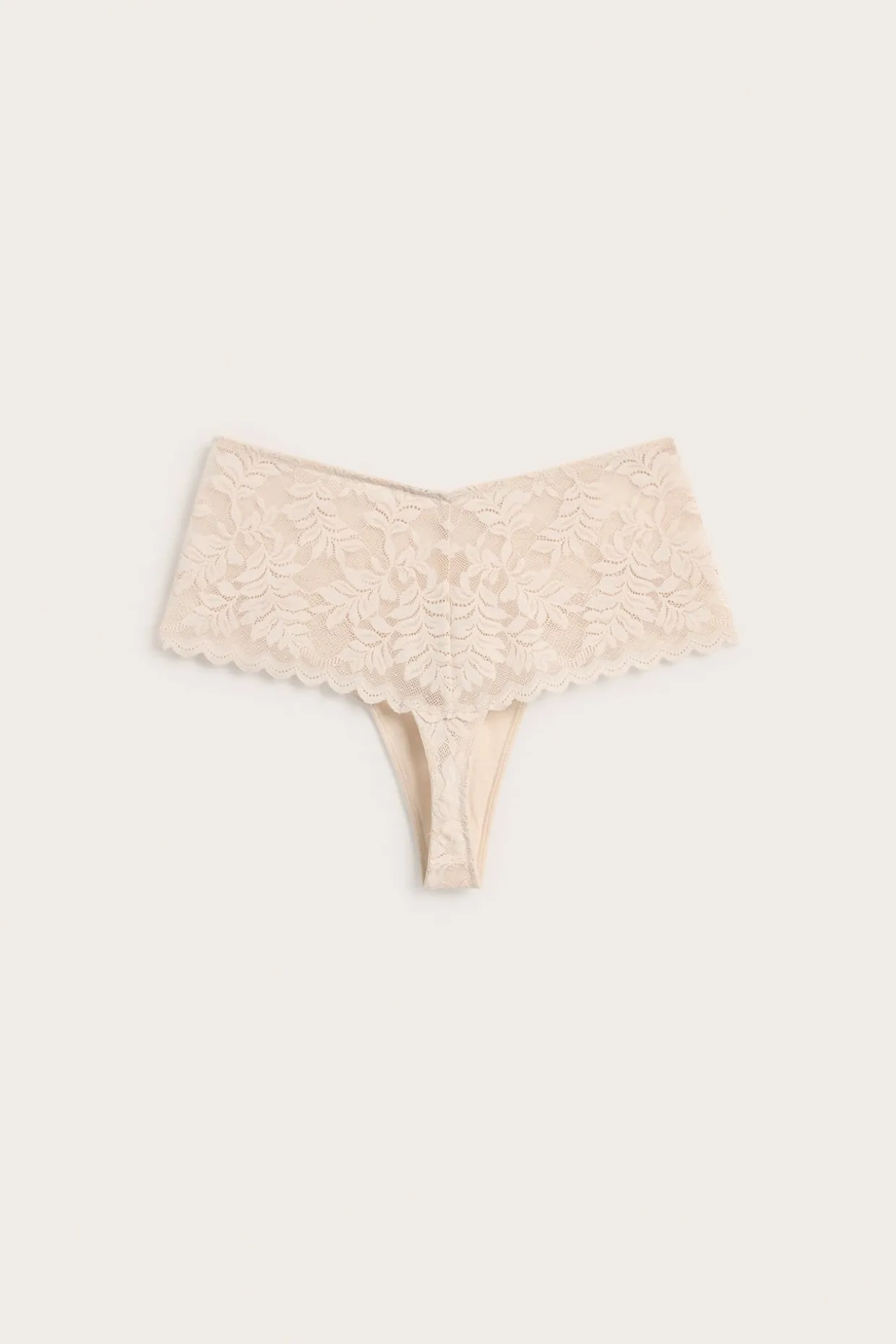 Stringtruser i blonder