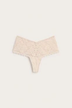Stringtruser i blonder