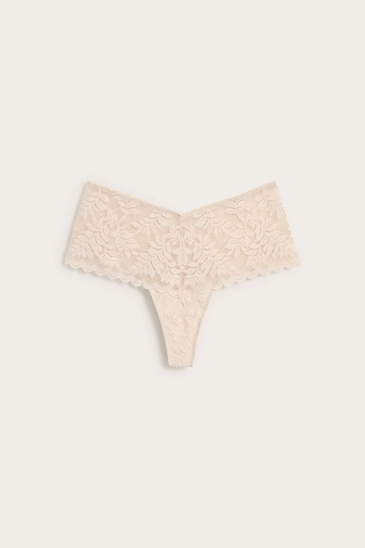 Stringtruser i blonder
