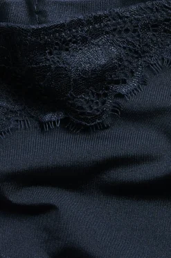 Stringtruser i mikrofiber