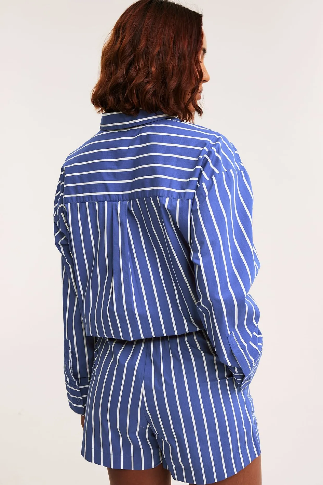 Stripete shorts i bomullspoplin
