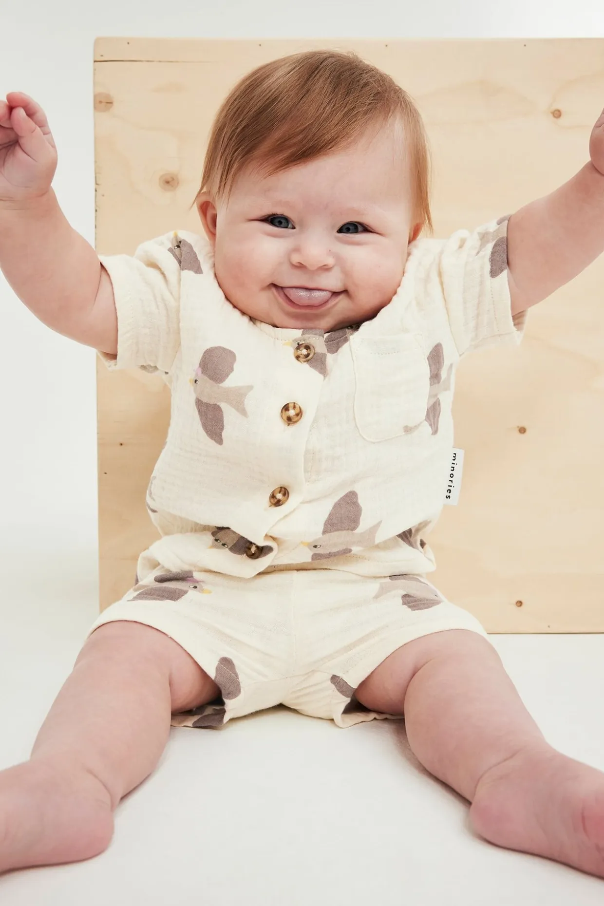 Todelt babysett i musselin