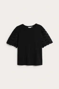 Topp med ermer i broderie anglaise
