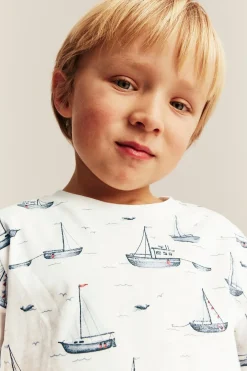 T-skjorte i slubtrikot med seilbåter