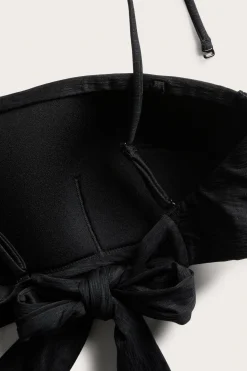 Vattert bandeaubikini-topp