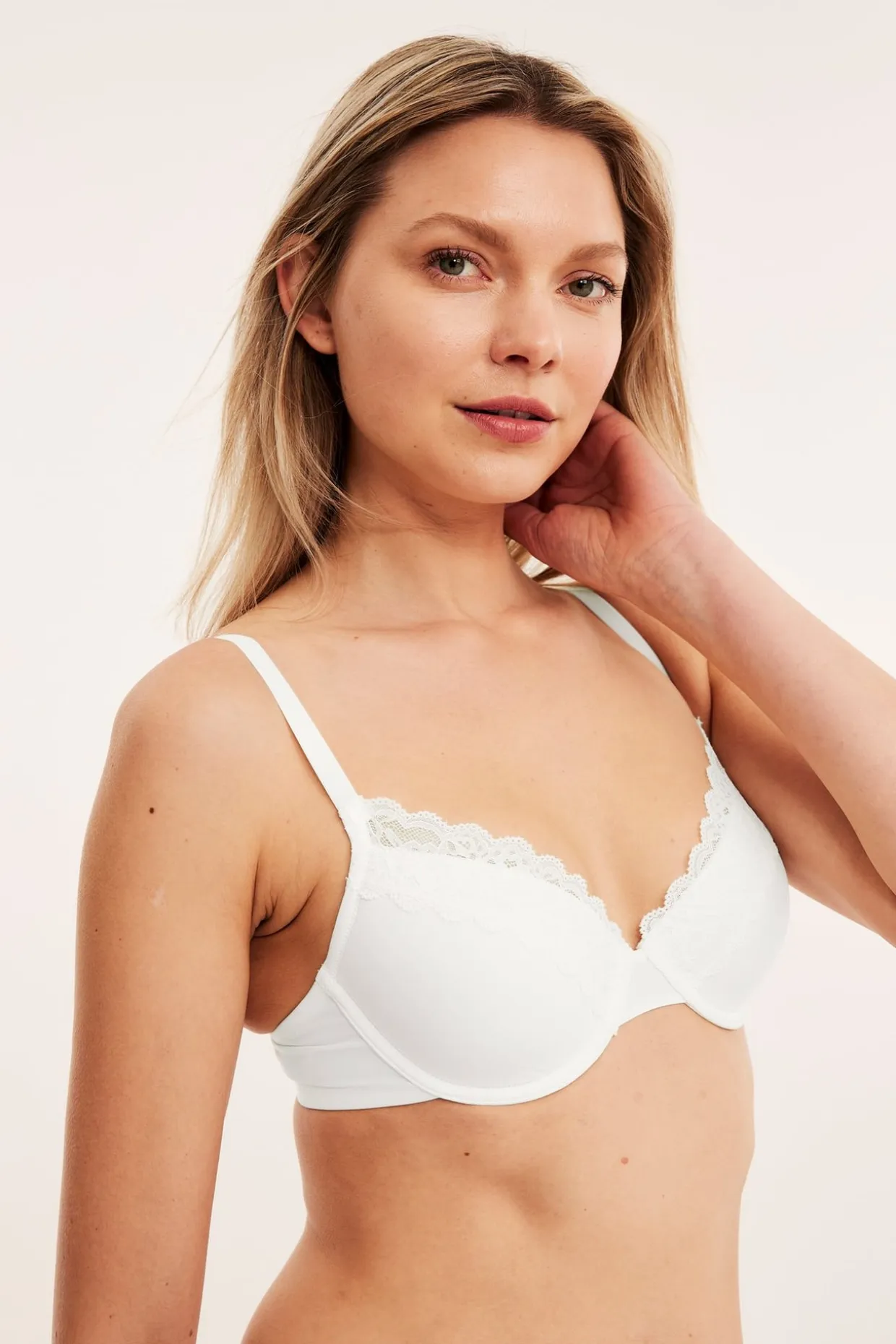 Vattert bøyle-BH med blonder