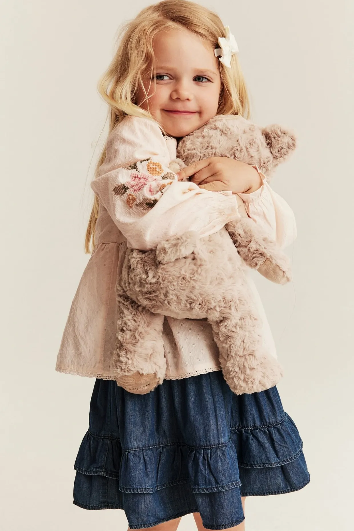 Vevd bluse med blomsterbroderi