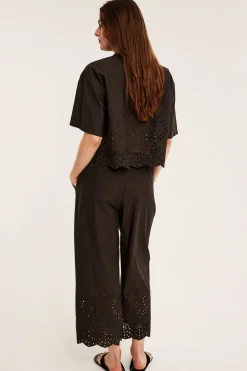 Vide bukser i bomullspoplin og broderie anglaise