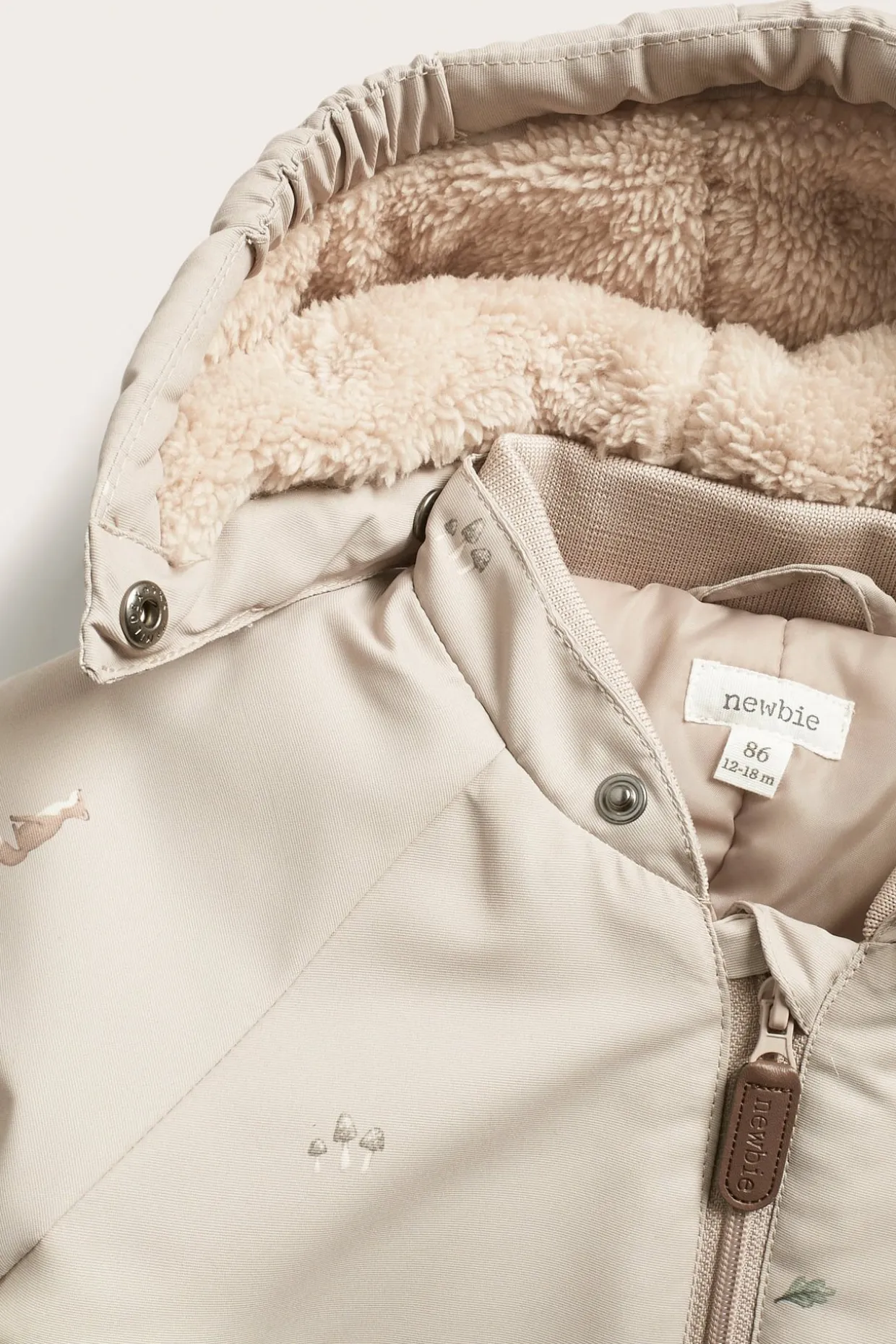 Vindtett parkdress med rever