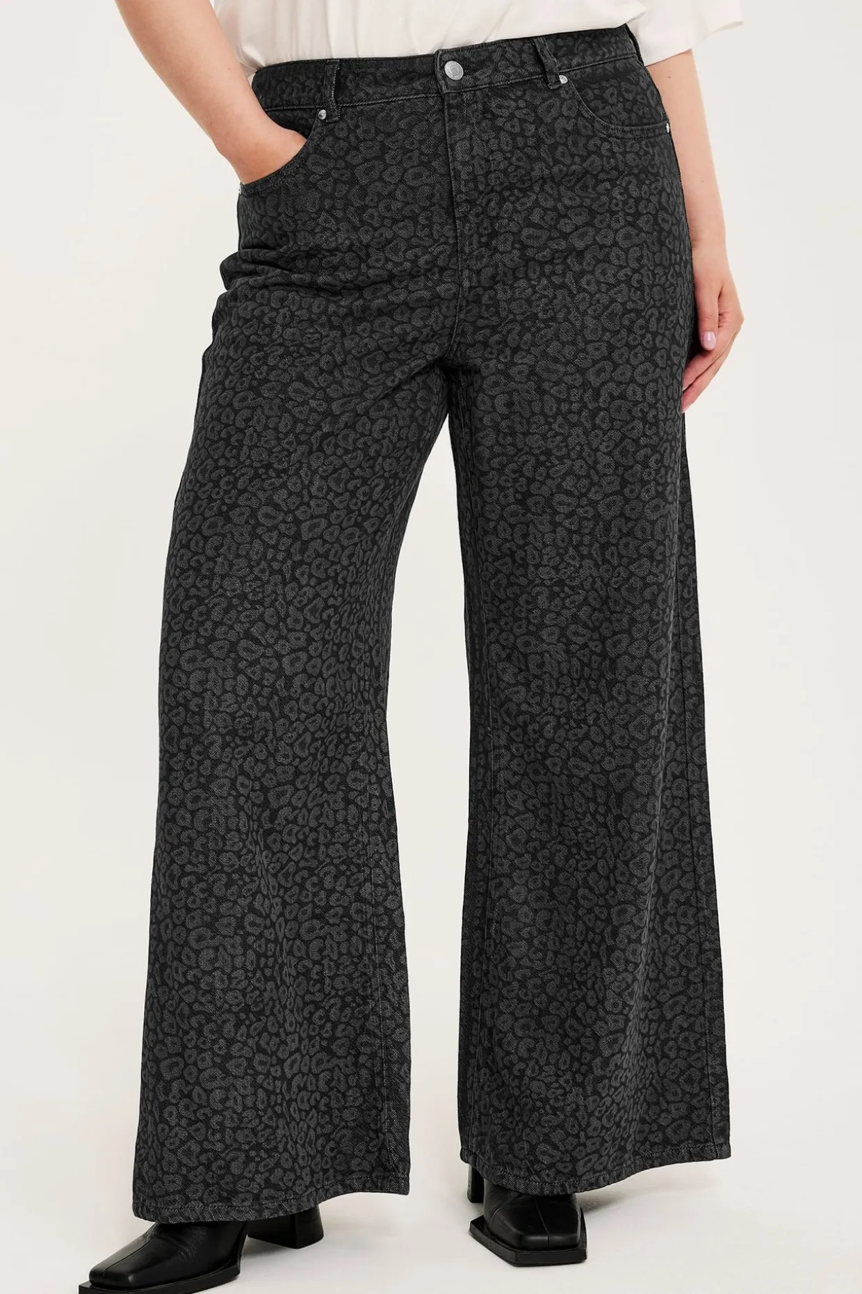 Wide jeans high waist